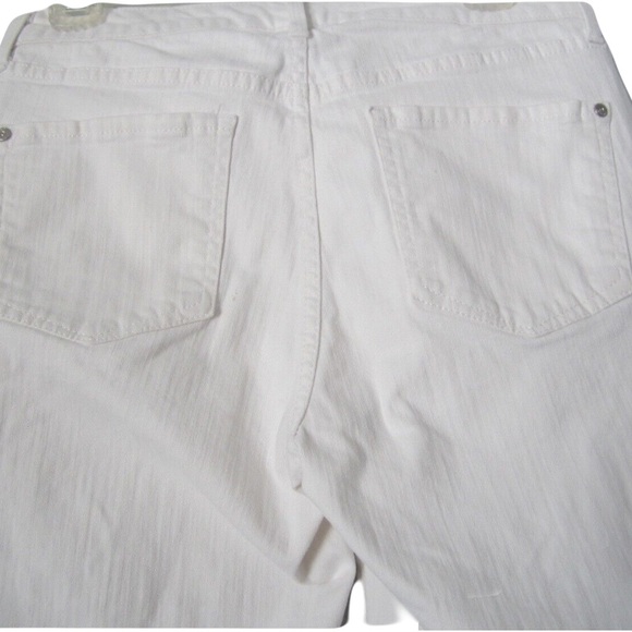 Nine West White Chrystie Embroidered Floral Capri Jeans, Great for Summer, 4 - Picture 4 of 10